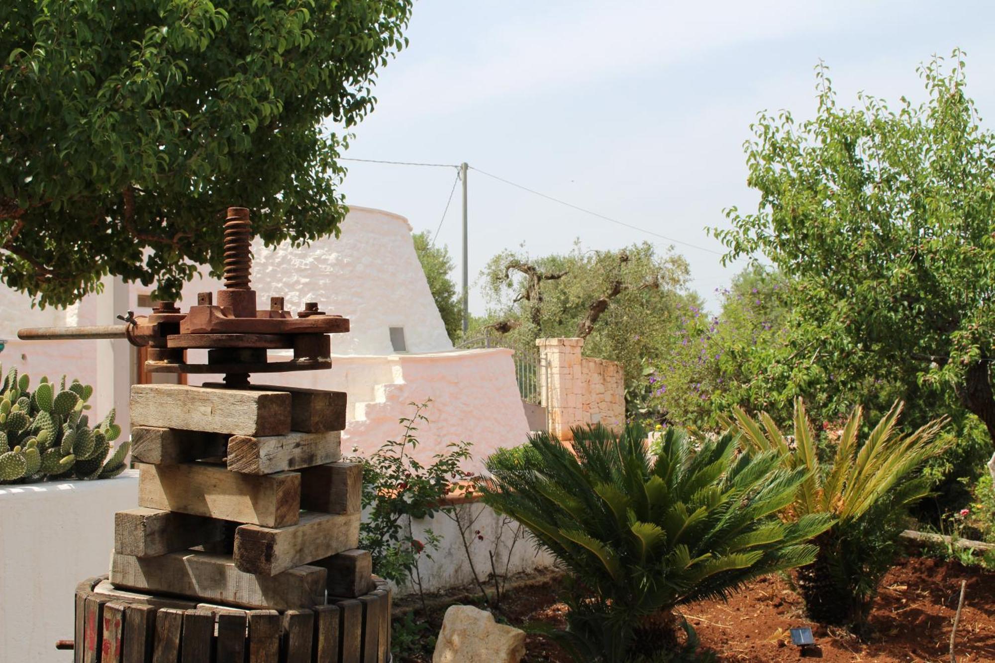 Trullo Il Melograno Guest House Ostuni Ngoại thất bức ảnh